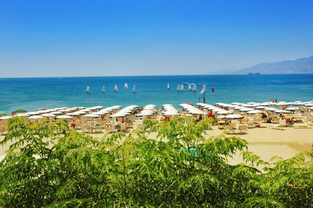 Regent Beach Hotel & Apartments Reggio di Calabria Exterior photo
