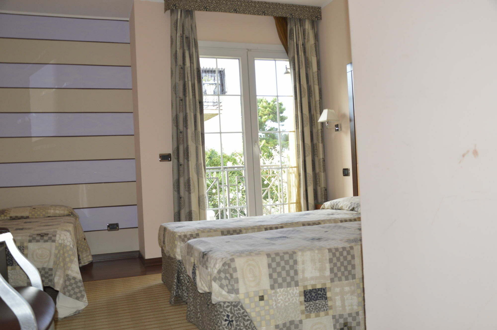 Regent Beach Hotel & Apartments Reggio di Calabria Exterior photo