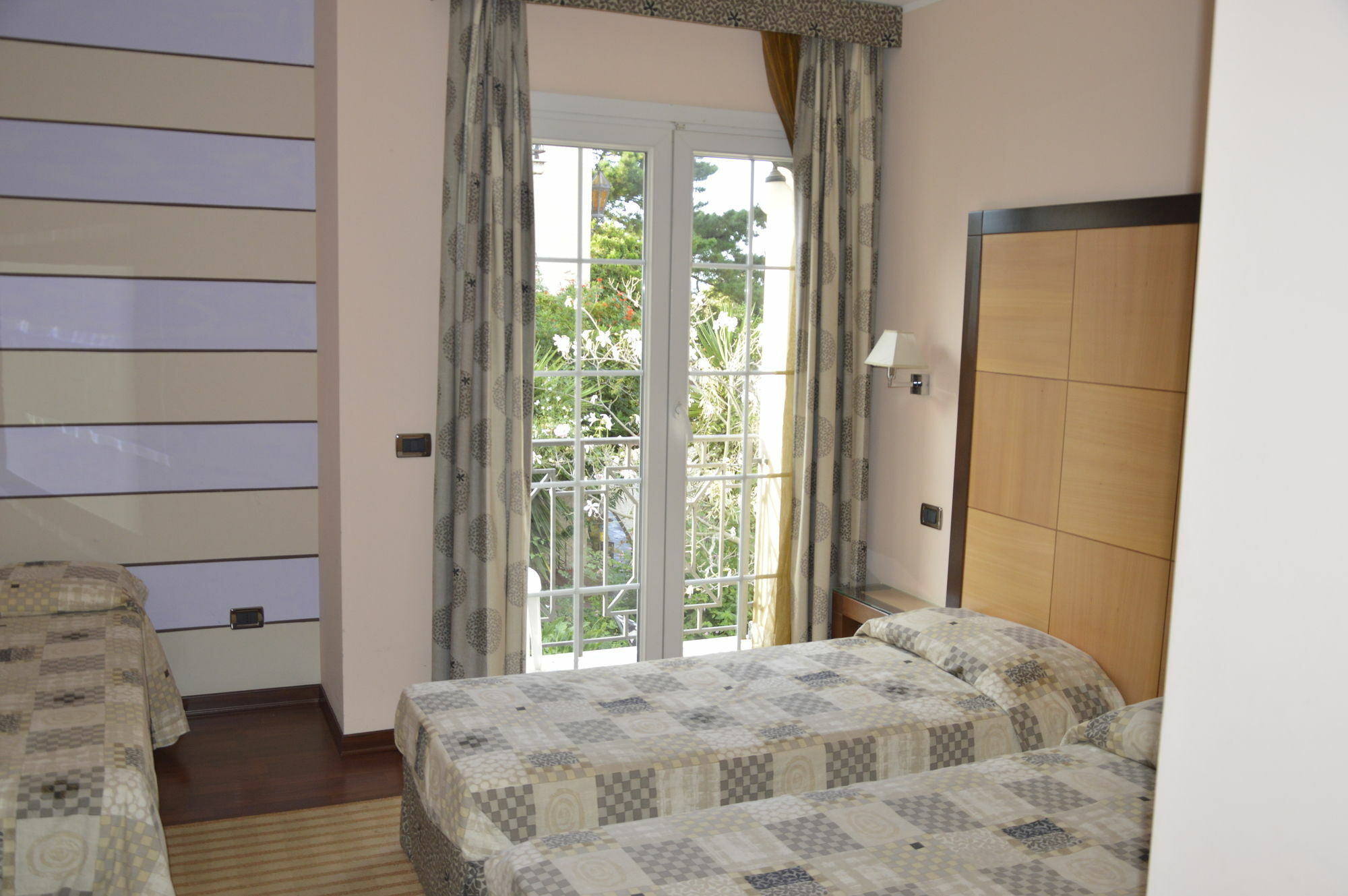 Regent Beach Hotel & Apartments Reggio di Calabria Exterior photo